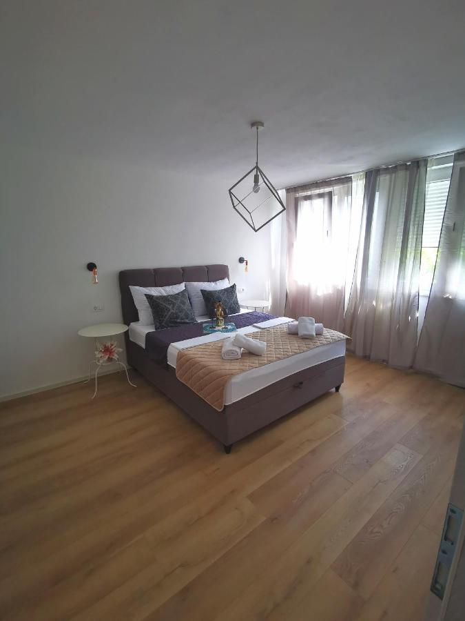 City Center Apartment Bravos Макарська Екстер'єр фото