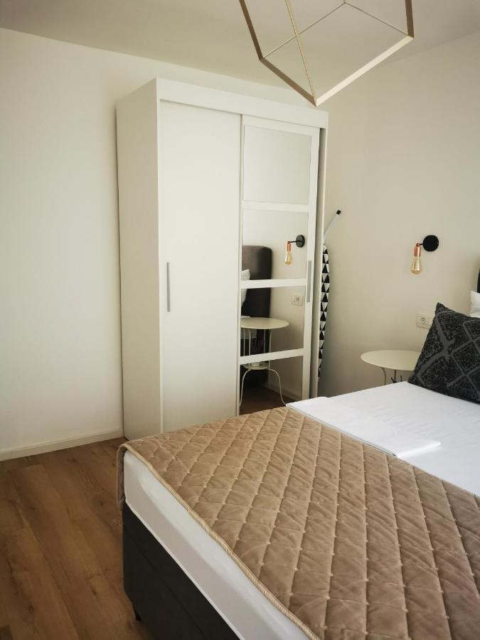 City Center Apartment Bravos Макарська Екстер'єр фото