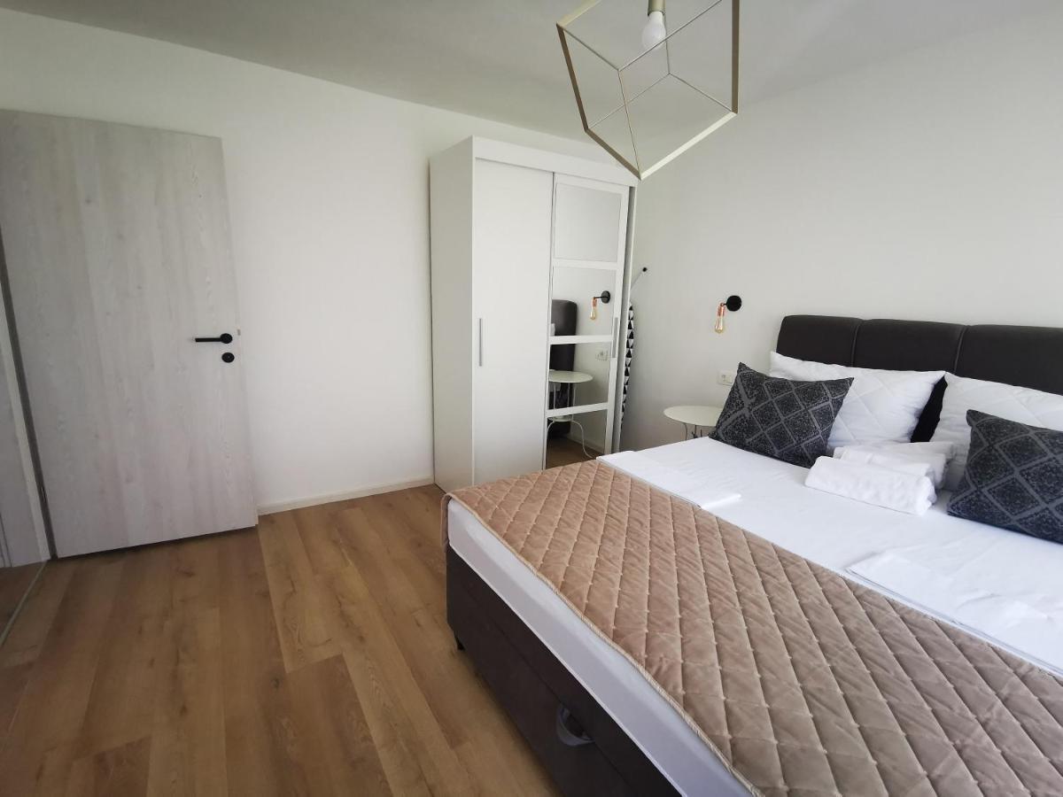 City Center Apartment Bravos Макарська Екстер'єр фото